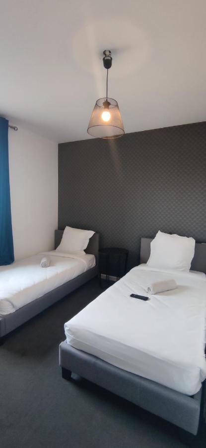 Domaine Malar Hotel Guillerval Bagian luar foto