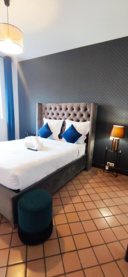 Domaine Malar Hotel Guillerval Bagian luar foto